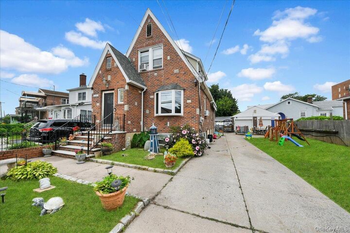 Property Photo: 3161 Wissman Avenue NY 10465