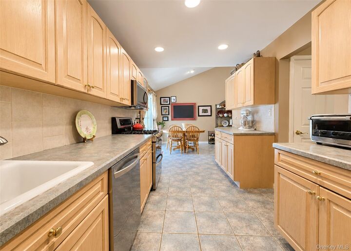 Property Photo:  8 Starlight Drive  NY 11725 