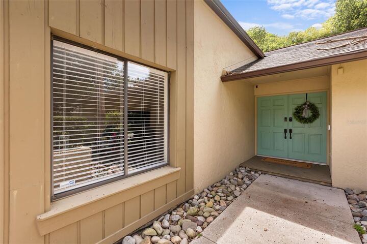 Property Photo: 956 Stonewood Lane FL 32751