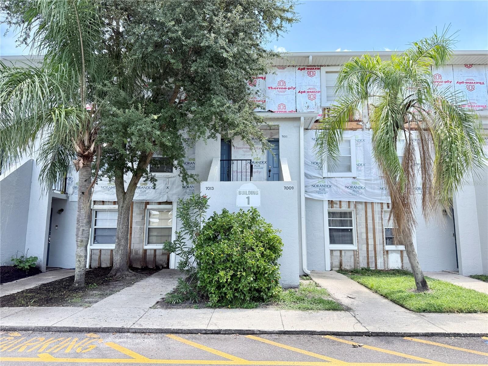 Property Photo: 7011 Waterside Dr FL 33617