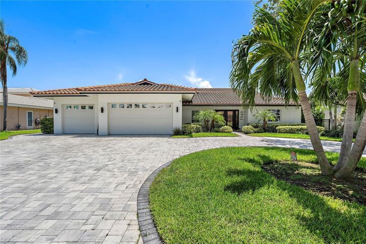 Property Photo: 1946 Illinois Avenue NE FL 33703