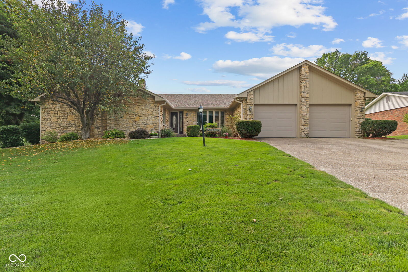 Property Photo: 553 Ridge Road IN 46142