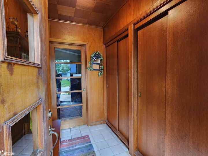 Property Photo:  221 14th Street SE  IA 50401 