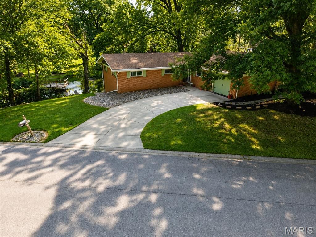 Property Photo:  3832 Tanbark Drive  IL 62226 