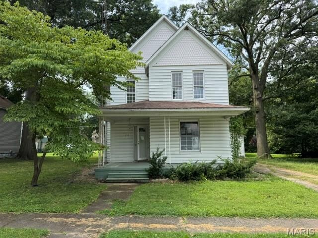 Property Photo:  210 S Elm Street  IL 62075 