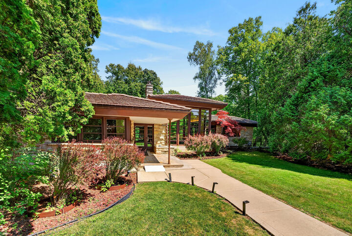Property Photo: 7030 N Lake Dr WI 53217