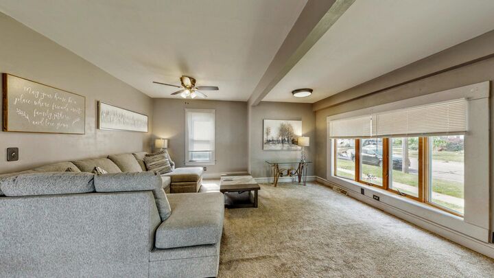 Property Photo: 713 Charles St WI 53538