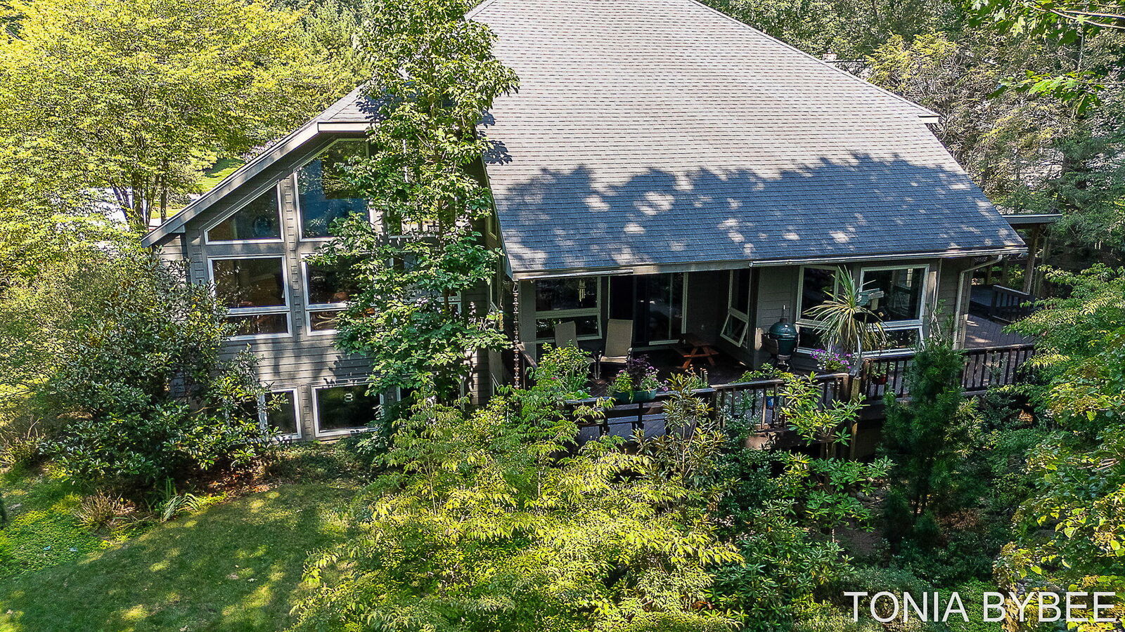 Property Photo: 2302 Timberlee Drive MI 49424