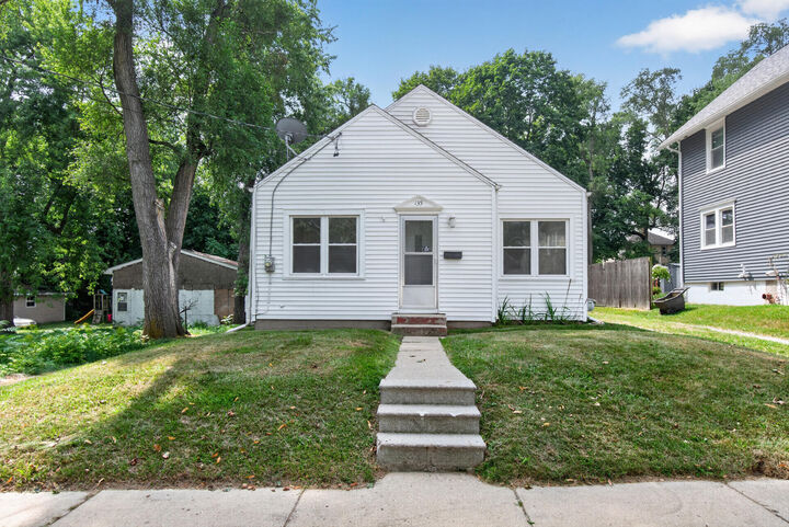 Property Photo: 135 E Mansion MI 49203