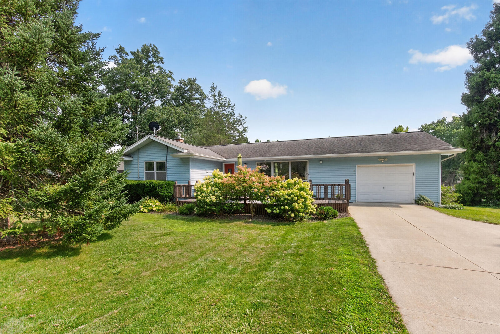 Property Photo:  415 Richard Street  MI 49283 