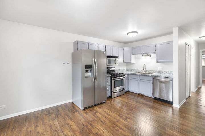 Property Photo: 695 Dean Drive G IL 60177