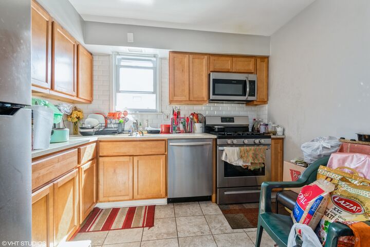 Property Photo:  6331 N Fairfield Avenue 203  IL 60659 