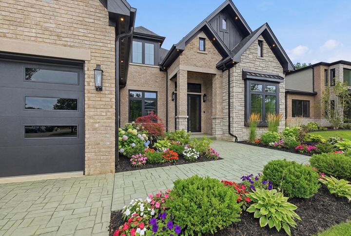 Property Photo: 1532 Linden Circle IL 60439