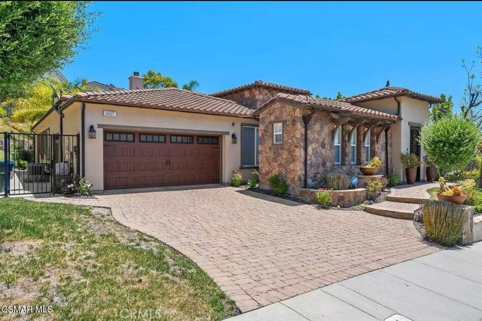 Property Photo: 2427 Springbrook CA 91362