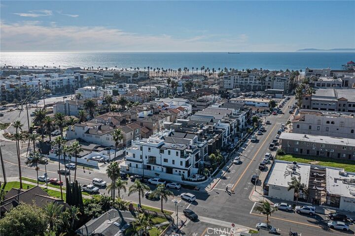 Property Photo:  328 3rd Street  CA 92648 