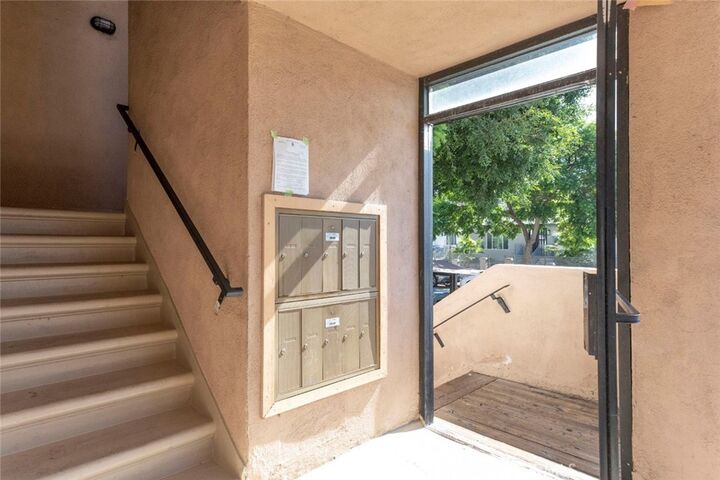 Property Photo:  1835 N Alexandria Avenue 10  CA 90027 
