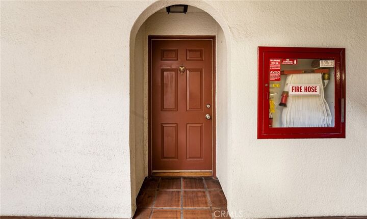 Property Photo:  2035 4th Street 202C  CA 90405 