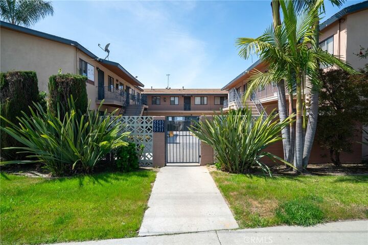 Property Photo:  5503 5511 Cherry Avenue  CA 90805 