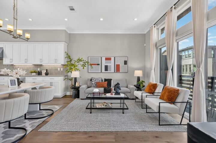 Property Photo: 645 E Evelyn Avenue CA 94086