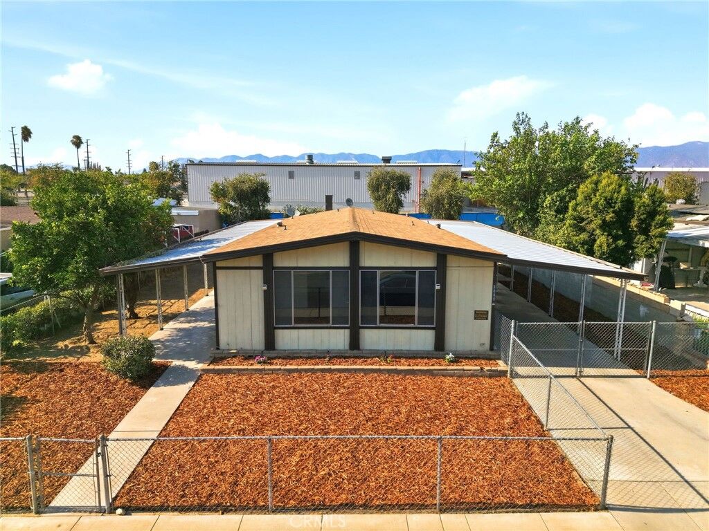 Property Photo:  2848 W Walnut Street  CA 92376 
