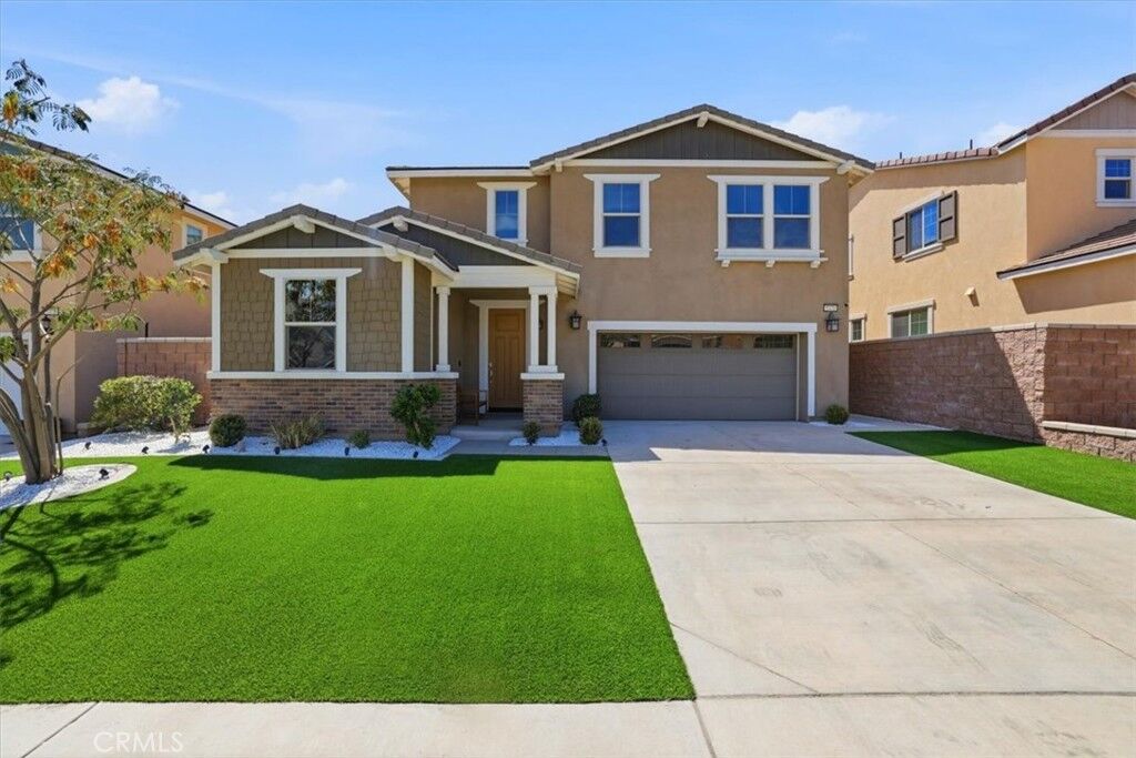 Property Photo: 5370 Blue Ridge Way CA 92336