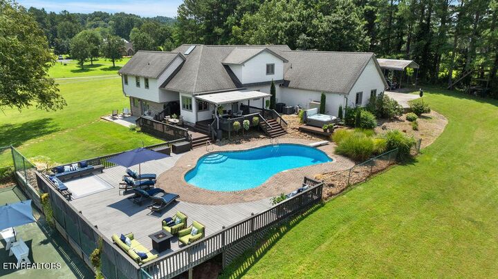 Property Photo: 1222 Green Court TN 37865