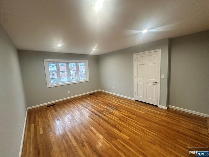 Property Photo:  129 Sussex Street 1  NJ 07029 