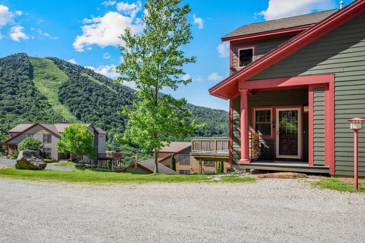 Property Photo: 27 Eagle's Ridge VT 05751