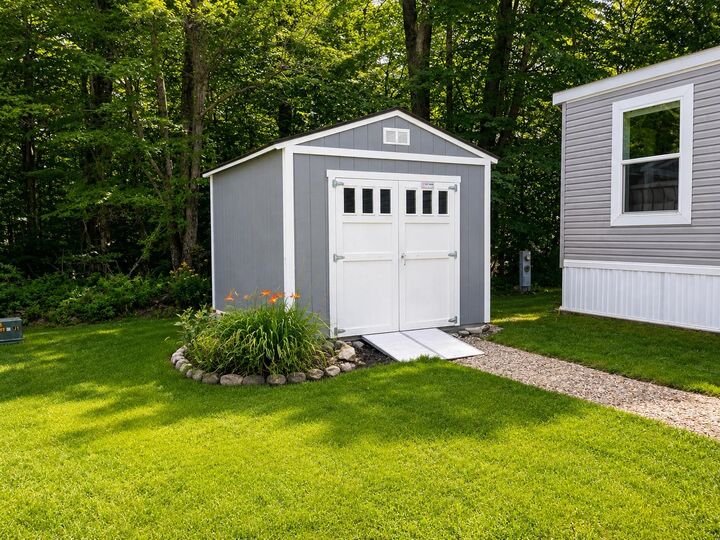 Property Photo: 21 Parker Avenue NH 03077