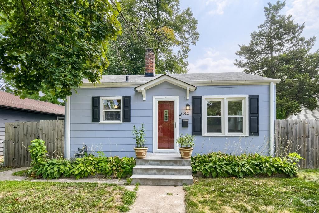 Property Photo: 3912 Vera Cruz Avenue N MN 55422