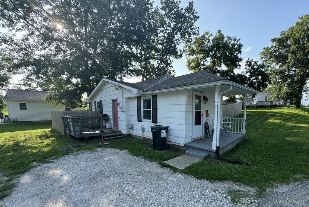 Property Photo: 1214 S Wabash Street MO 63501