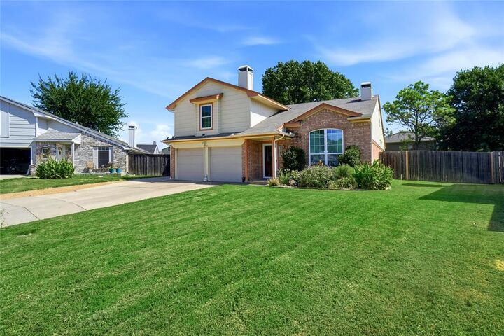 Property Photo:  5305 Faireast Court  TX 76018 
