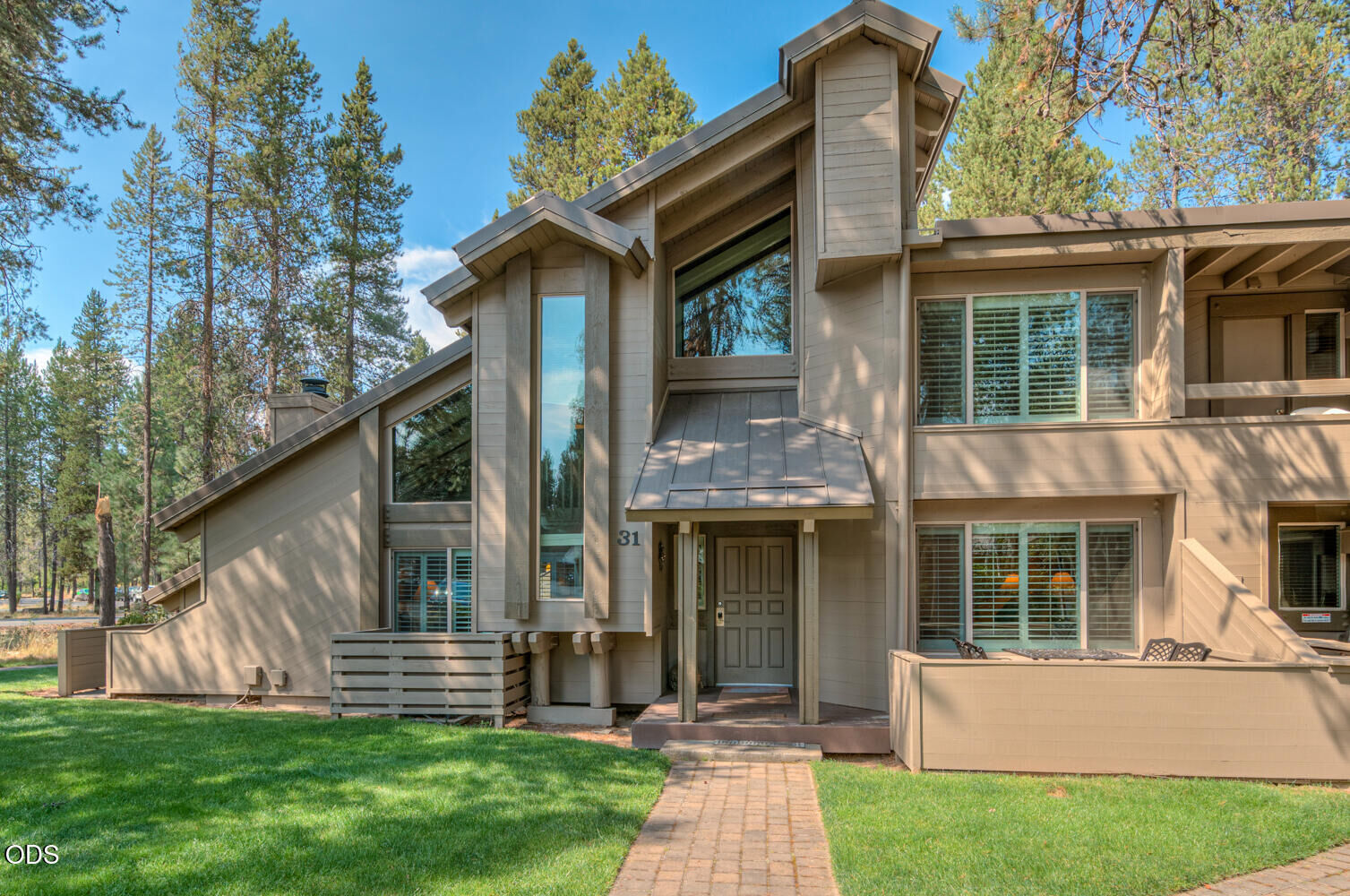 Property Photo: 17636 Tennis Village Court OR 97707