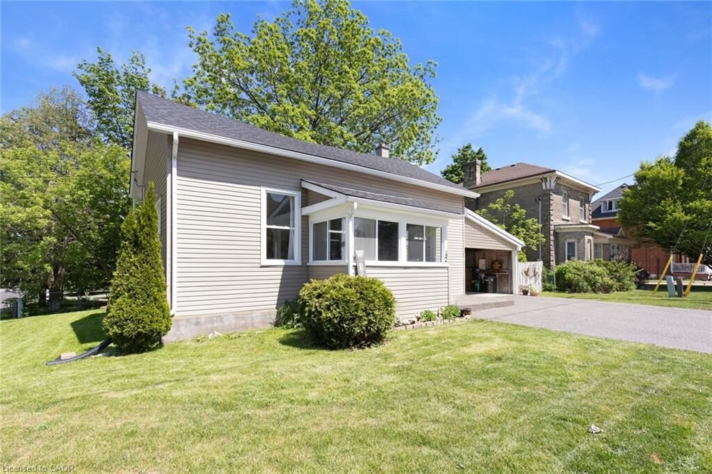 Property Photo:  42 Beale Street  ON N4S 6W9 