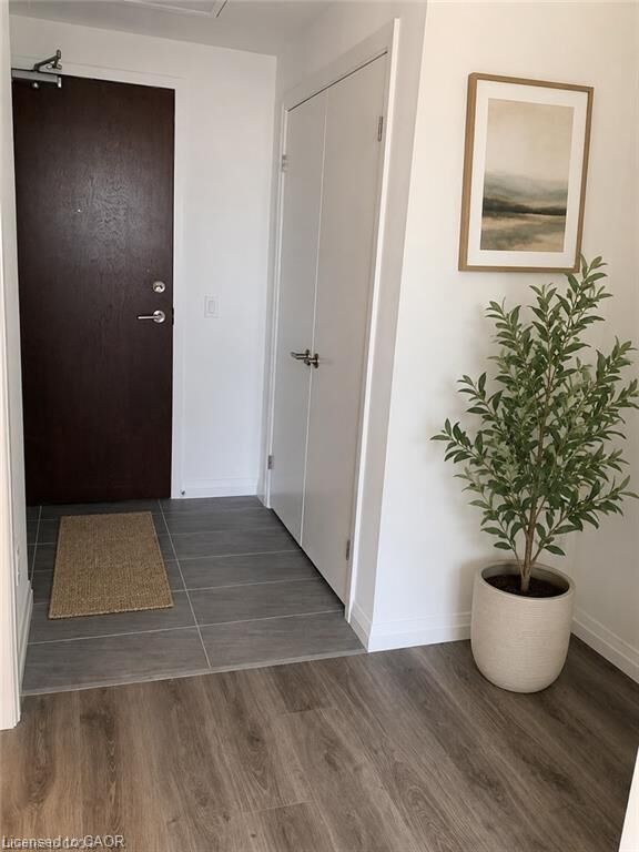 Property Photo:  108 Garment Street 1409  ON N2G 0C3 