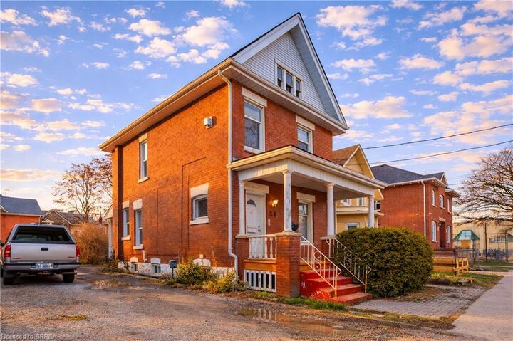 Property Photo:  38 Nelson Street  ON N3T 2M8 