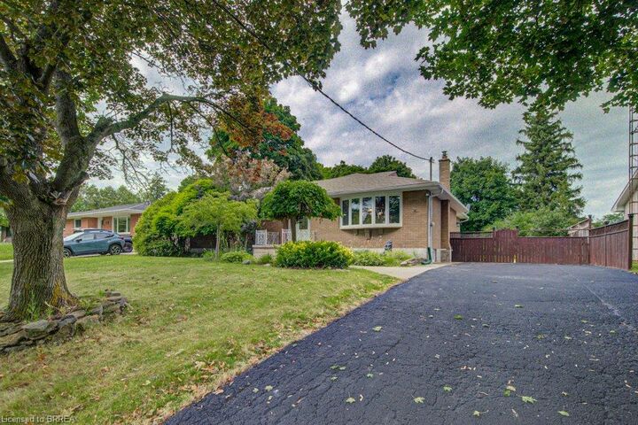 6 Bayly Drive — photo 1