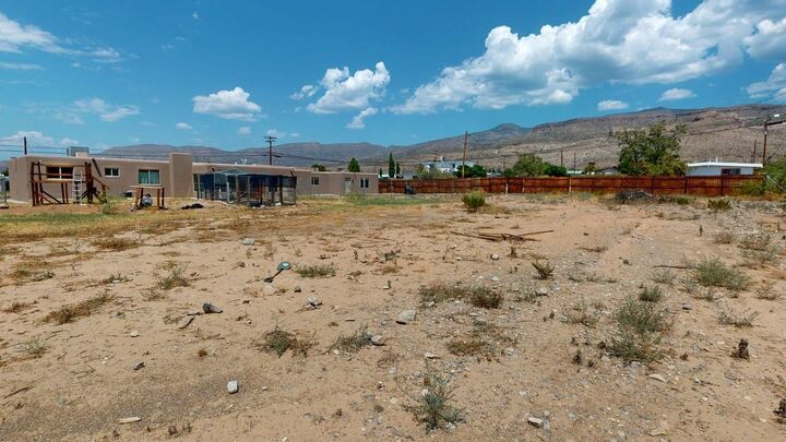 Property Photo:  2100 Ocotillo Dr  NM 88310 