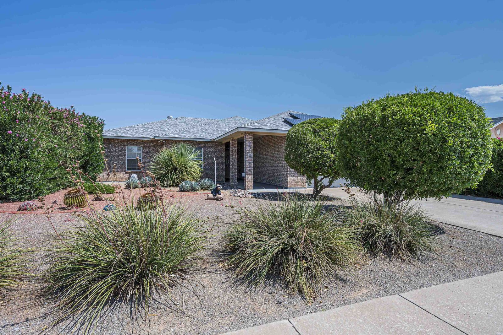 Property Photo:  1043 San Miguel St  NM 88310-4762 
