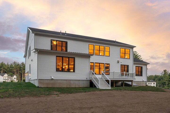 Property Photo:  8 Wendell Place  MA 01886 