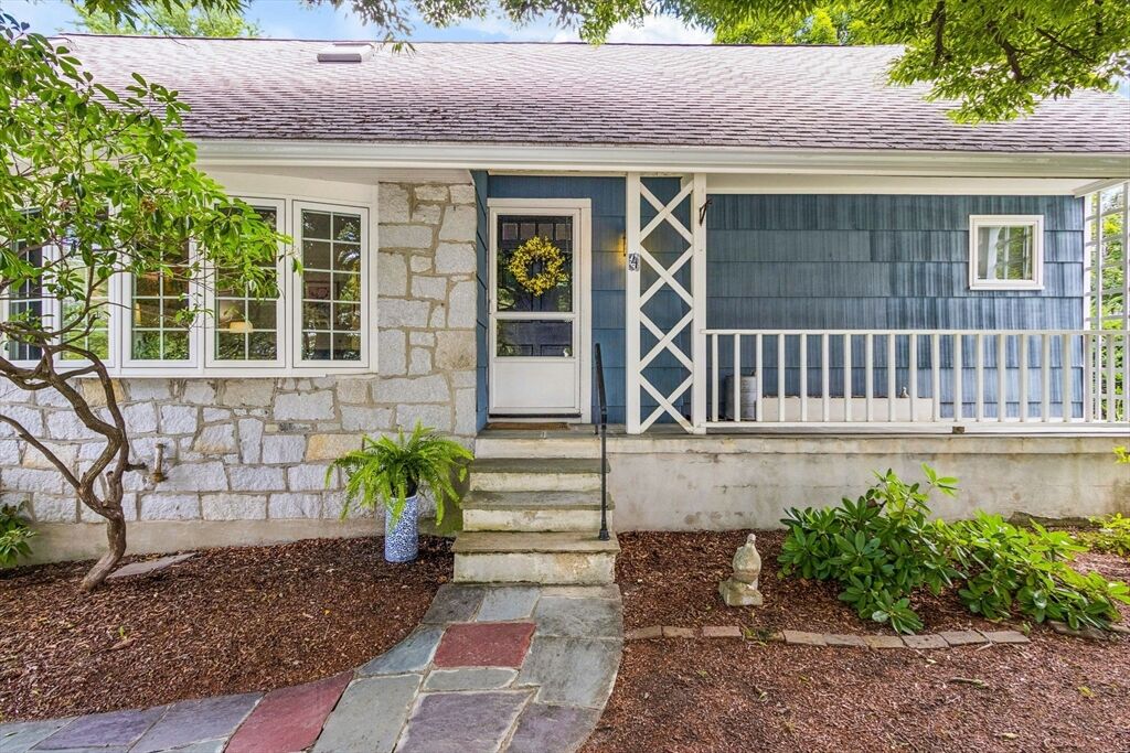 Property Photo:  4 Murdoch Road  MA 01760 