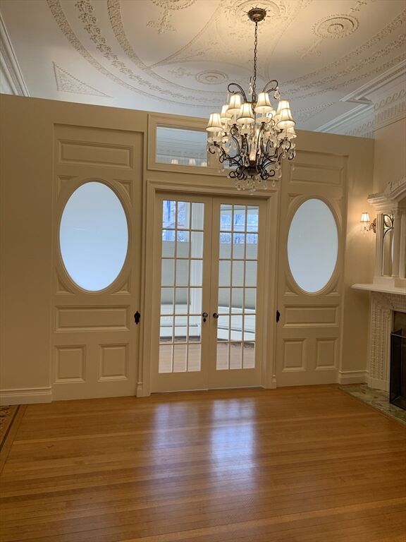 Property Photo:  325 Commonwealth Avenue 3  MA 02155 