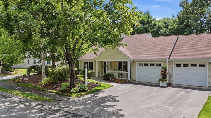 Property Photo:  8 Stratton Drive 8  MA 01545 