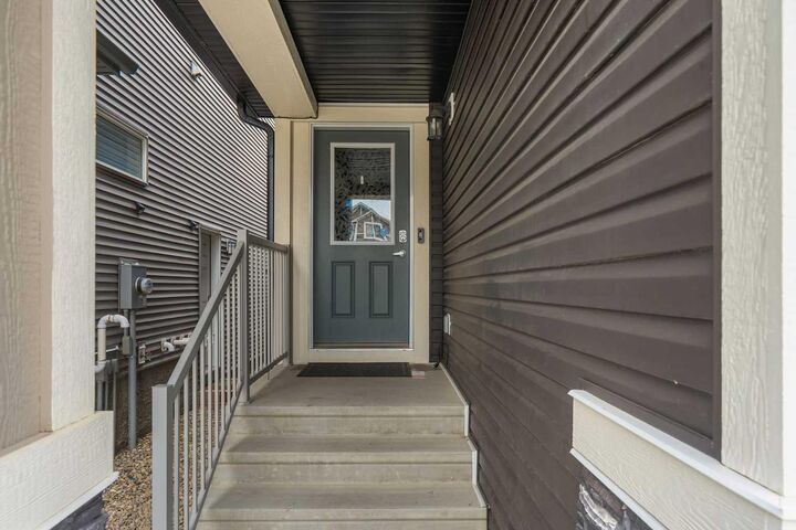 Property Photo: 217 Lucas Crescent NW AB T3P 1M8
