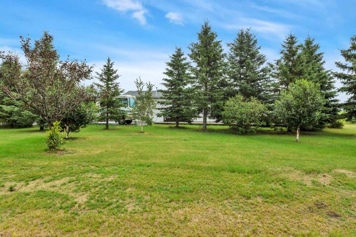 Property Photo: 41113 Range Road 263 AB T4L 0A1