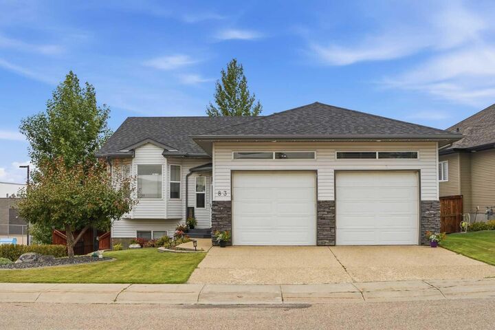 83 Irving Crescent — photo 1