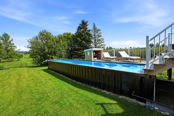 Property Photo: 16 Sunnyside Drive AB T0C 2J0