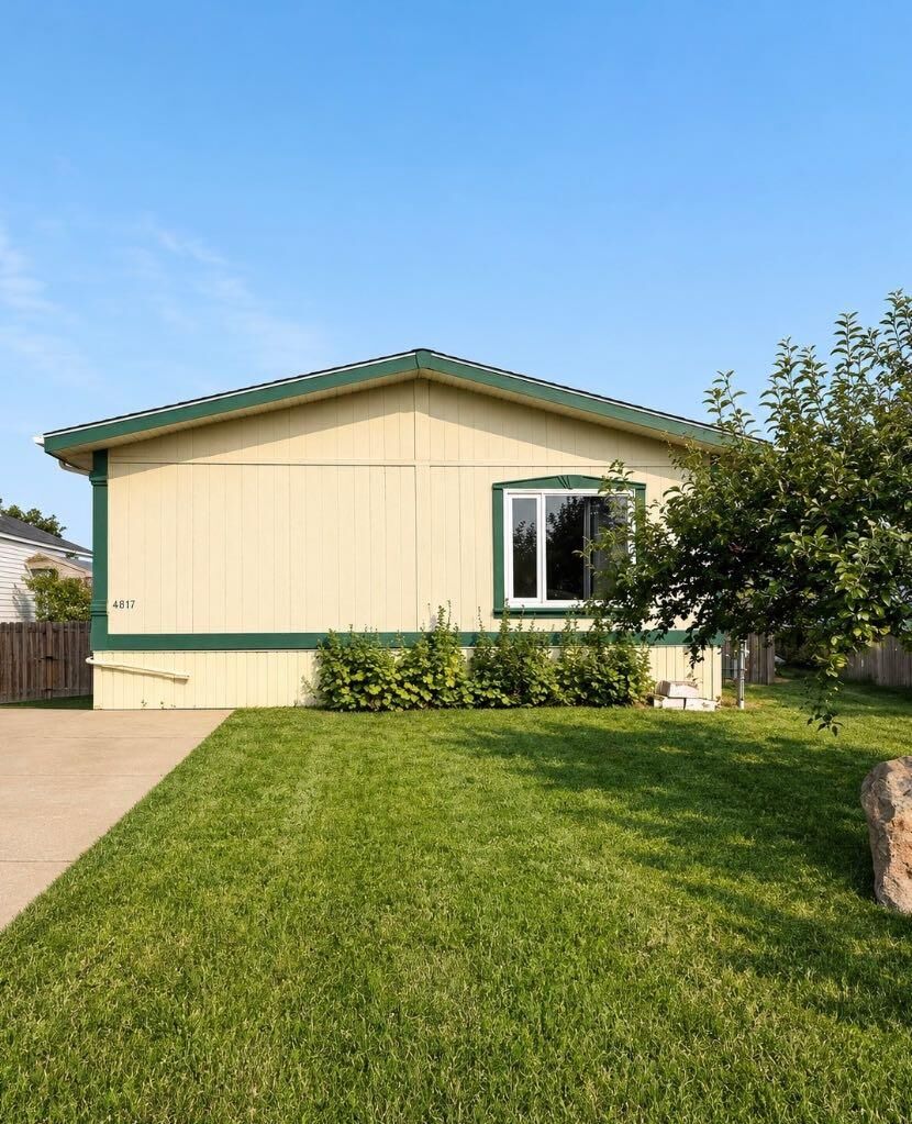Property Photo:  4817 6 Street  AB T0L 0V0 