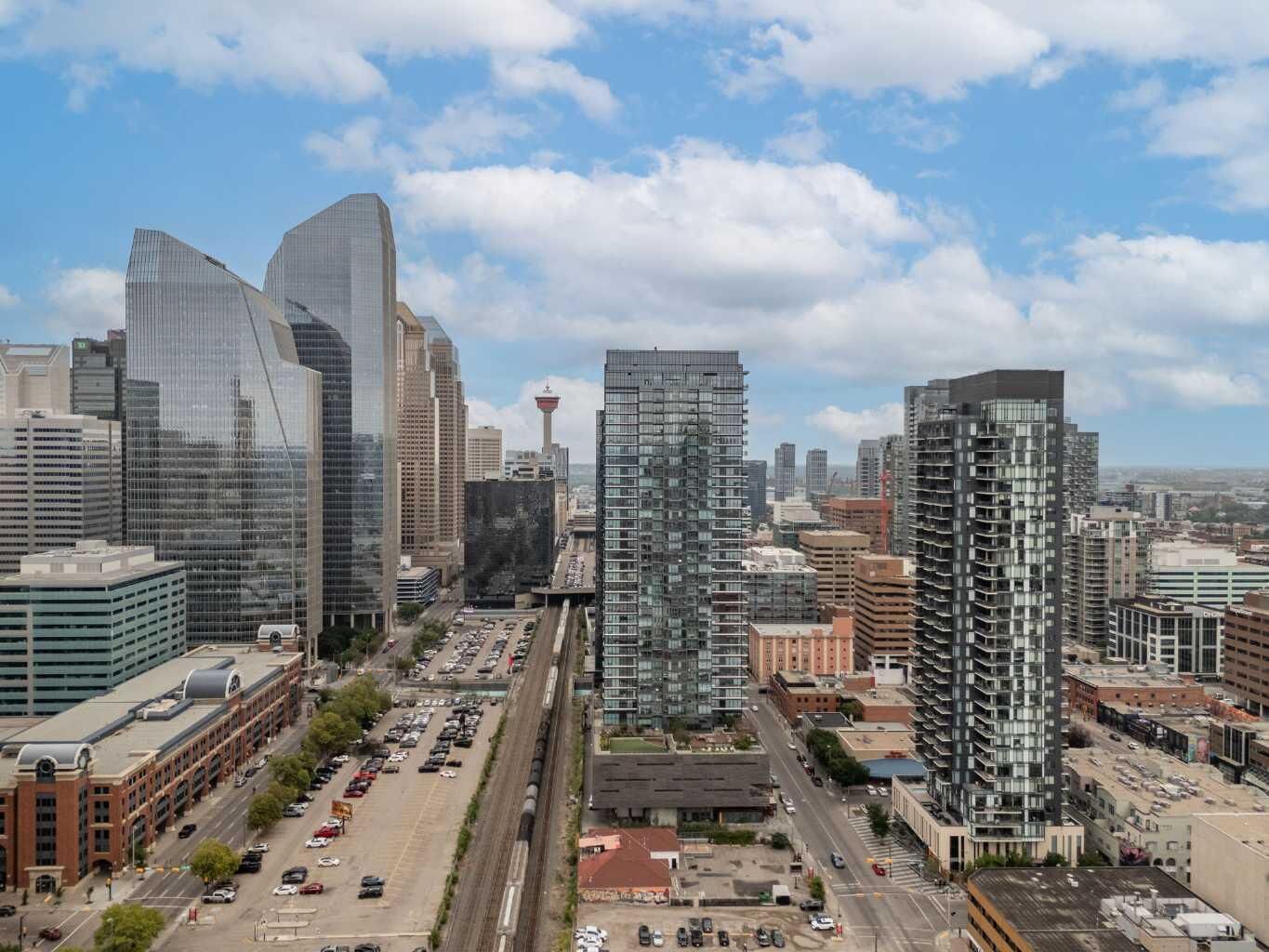 Property Photo: 1010 6 Street SW 1608 AB T2R 1B4