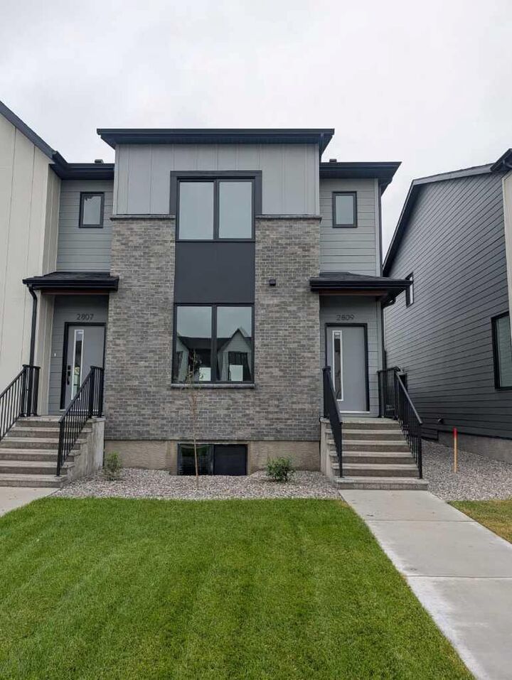 Property Photo: 2809 16 Avenue AB T1M 0G9